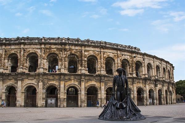 Nimes Provansa